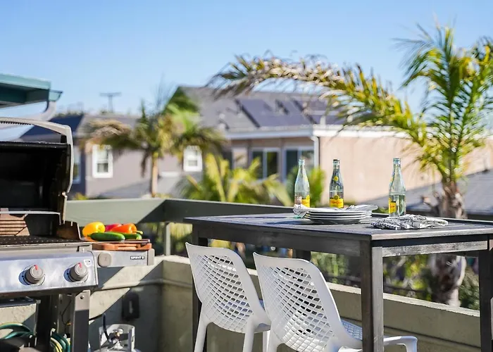 Stunning South Mission Beach Home - Ac, Private Patio, Grill And Garage!